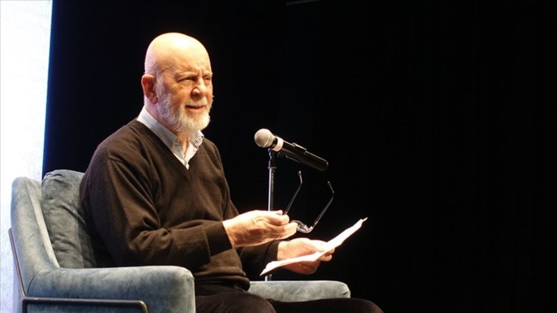 Türk edebiyatının yaşayan hikayecisi Mustafa Kutlu'nun hayatı kitap oldu