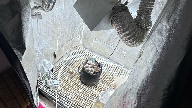 İzmir’de kapıcı dairesini uyuşturucu imalathanesine dönüştürdüler