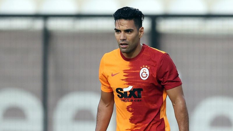 Radamel Falcao, futbolu bıraktı