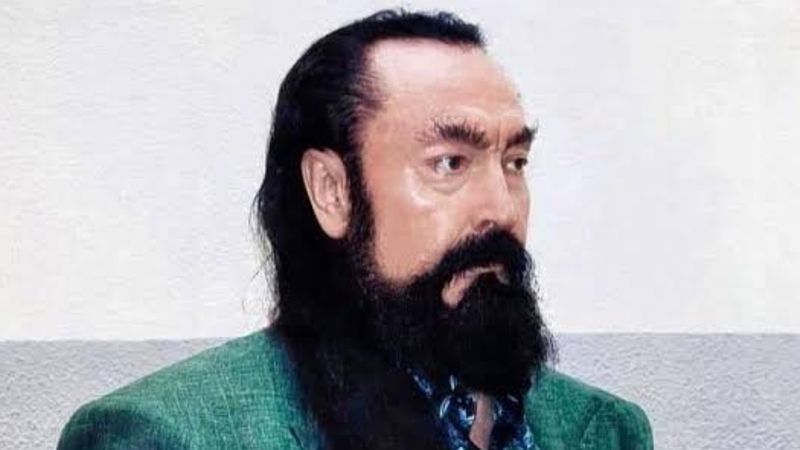 Adnan Oktar’a köfte ekmek sipariş eden binbaşı görevden alındı