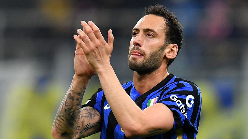 Hakan Çalhanoğlu'ndan tarihe geçen başarı