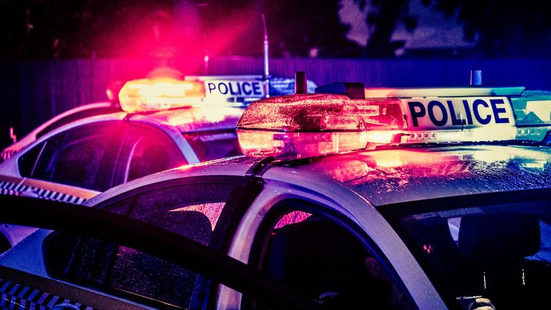 Polis, ambulans ve itfaiye araçlarının çakarları bakın neden kırmızı ve mavi renkteymiş!