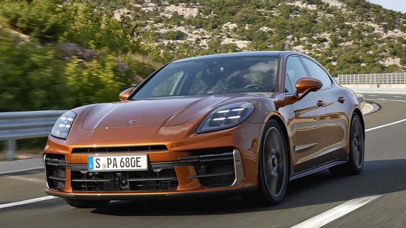 Porsche, benzinli motorlardan vazgeçmeyecek