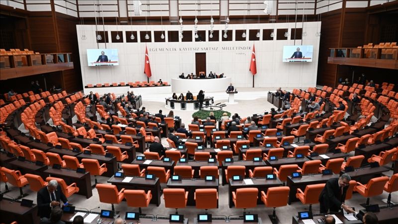 Emeklilerin bayram ikramiyesi Meclis'e geliyor