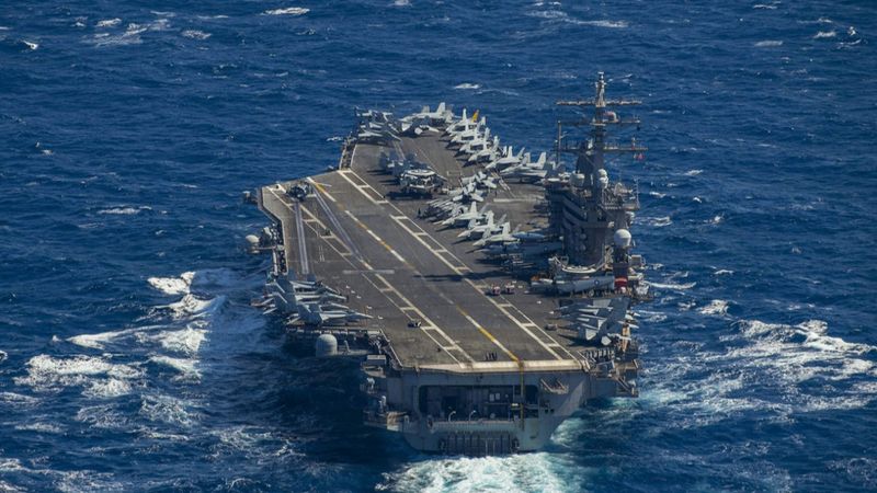 Husiler, ABD uçak gemisini füze ve İHA’larla hedef aldı