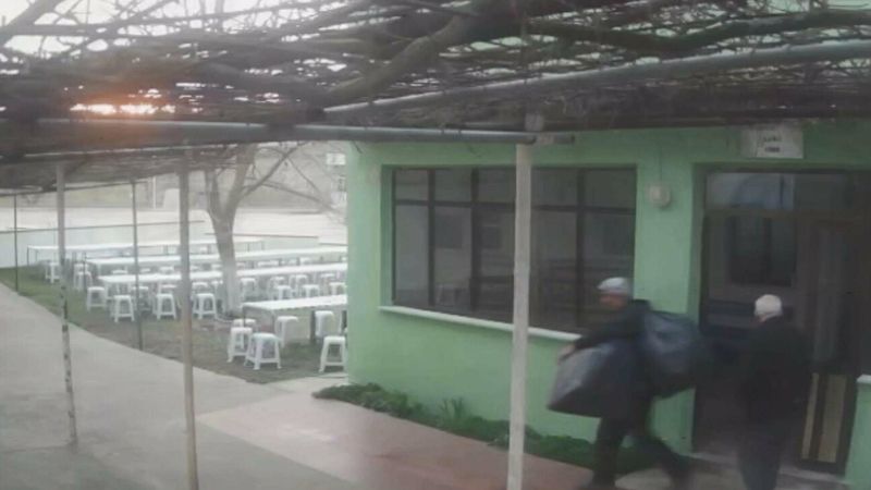 Çanakkale'de camide asırlık halıları çalan 2 şüpheli yakalandı