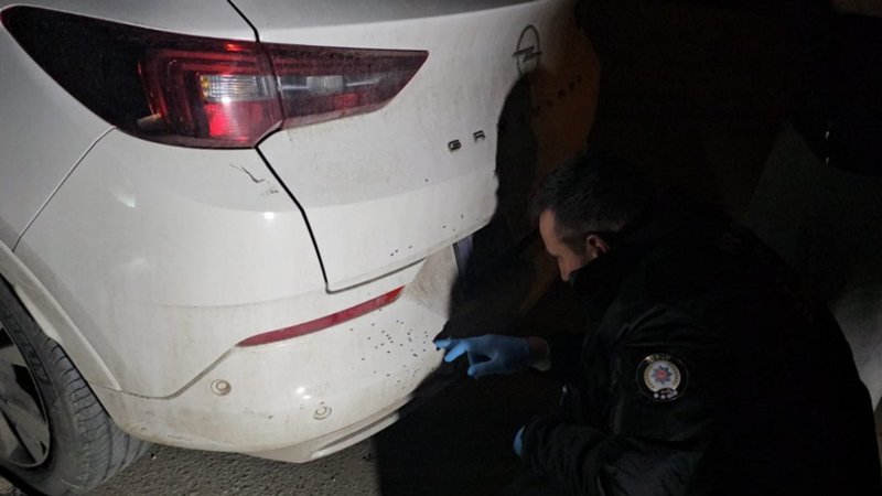 Çorum'da silahlı kavgada iş yeri ve otomobilde hasar oluştu