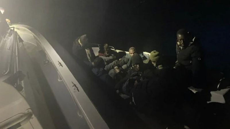 Balıkesir'de Ayvalık açıklarında 28 düzensiz göçmen yakalandı