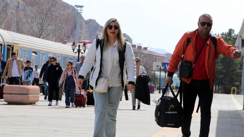 Van'da Nevruz hareketliliği: 60 bin İranlı turist bekleniyor