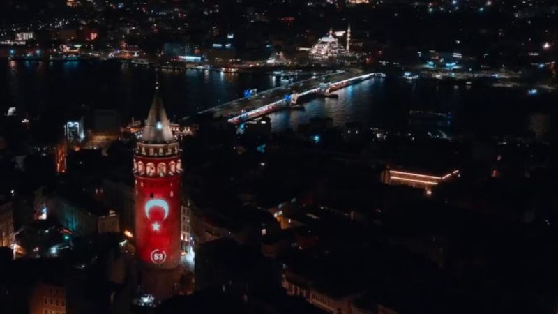 Galata Kulesi, Çanakkale Zaferi için özel olarak aydınlatıldı