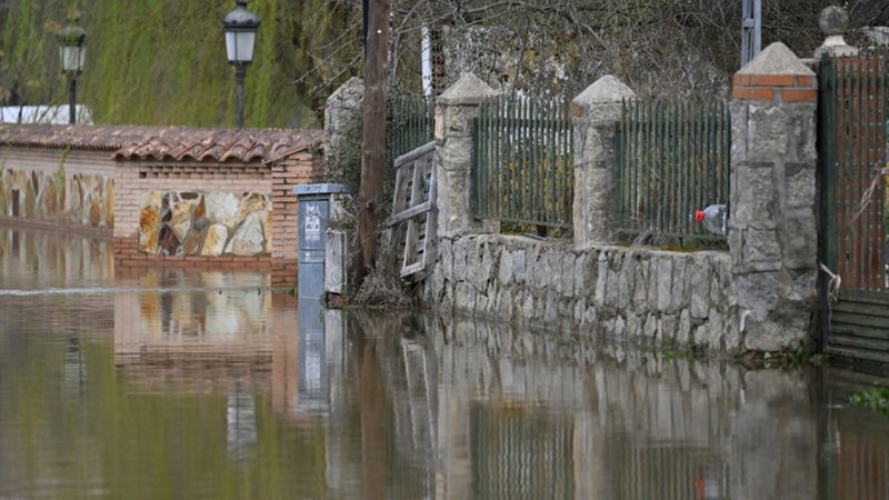 İspanya'da şiddetli yağışlar etkili oldu