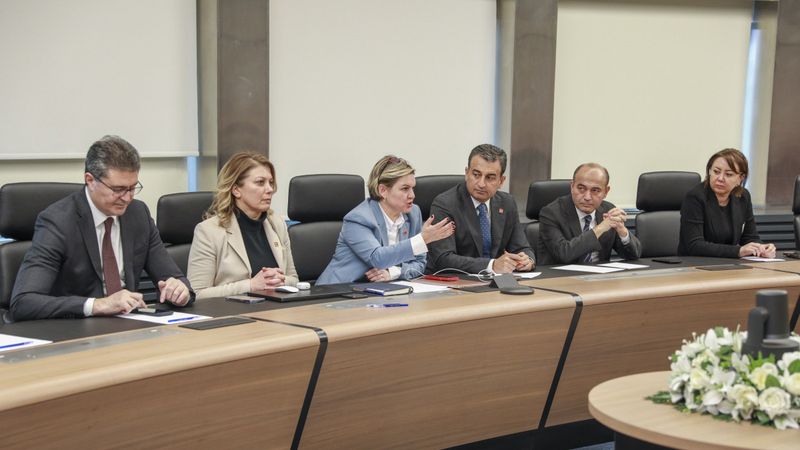 Siyasi partilerden CHP'ye destek ziyaretleri