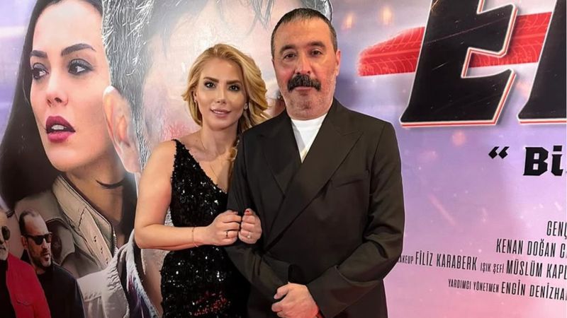 Oyuncu Mustafa Üstündağ küçük oğlu Mert Efe ile poz verdi