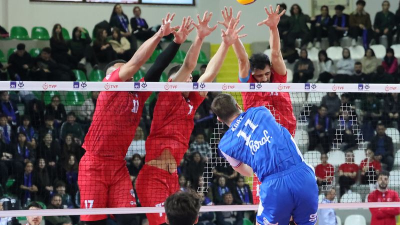 İstanbul Gençlikpor'u yenen Halkbank, Erkekler Kupa Voley'de finalde