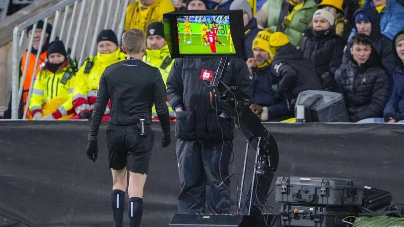 İtalya Serie A'da VAR'a gidilen pozisyonlar stat ekranına yansıtılacak