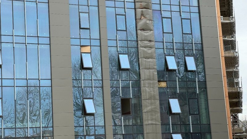 İstanbul'da 35 yıldır süren rezidans inşaatında yangın