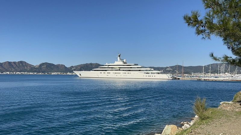 Roman Abramoviç'in yatları 3 yıldır Muğla açıklarında