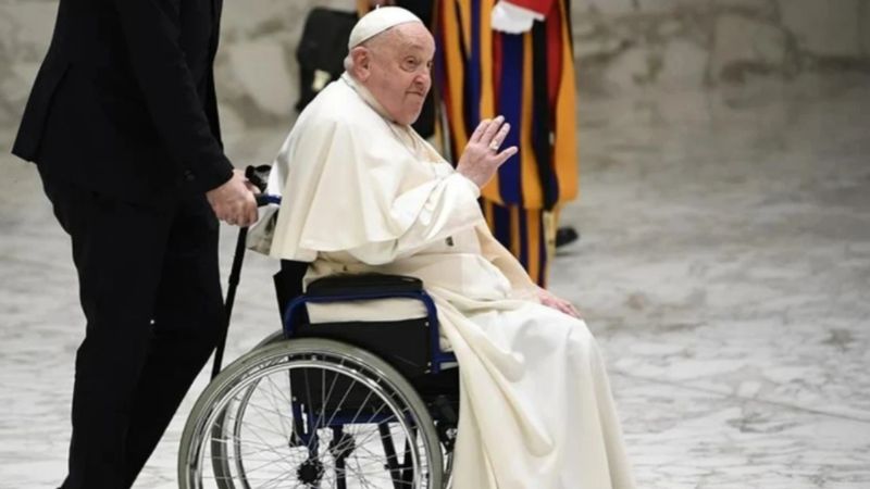 Papa tedavi sürecinde iki kez hayati tehlike atlattı