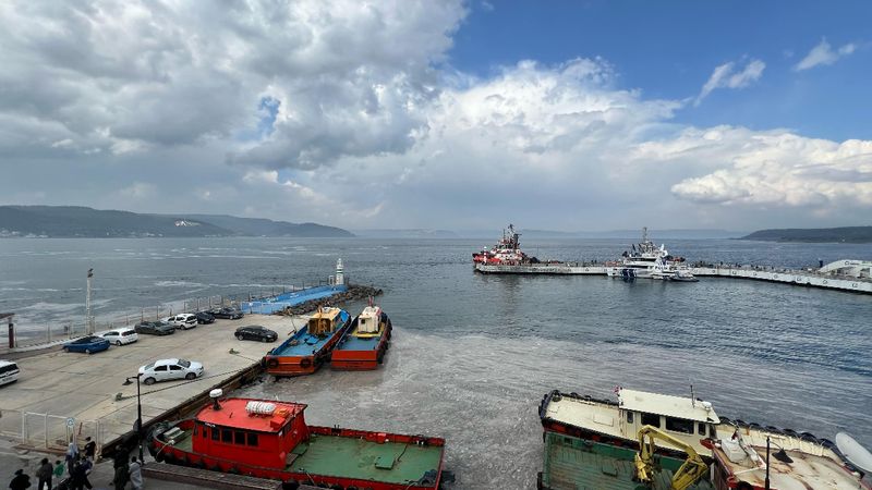 Çanakkale Boğazı transit gemi geçişlerine açıldı
