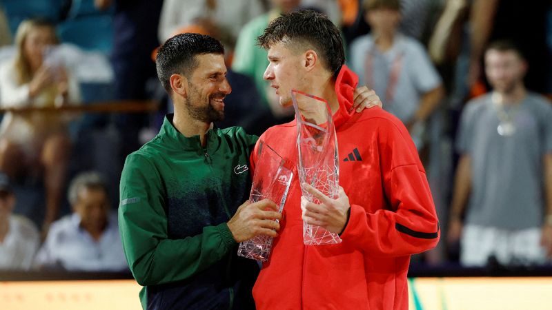 Novak Djokovic'i yenen Jakub Mensik, Miami Açık'ta şampiyon oldu