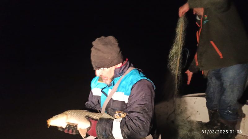 Isparta'da gizli sazan avına gece baskını