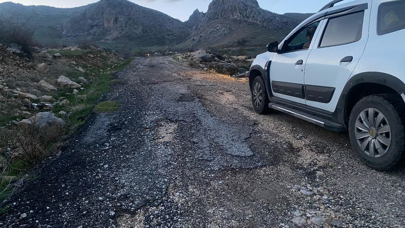 Diyarbakır'da Dem Partili belediyeye bozuk yol tepkisi