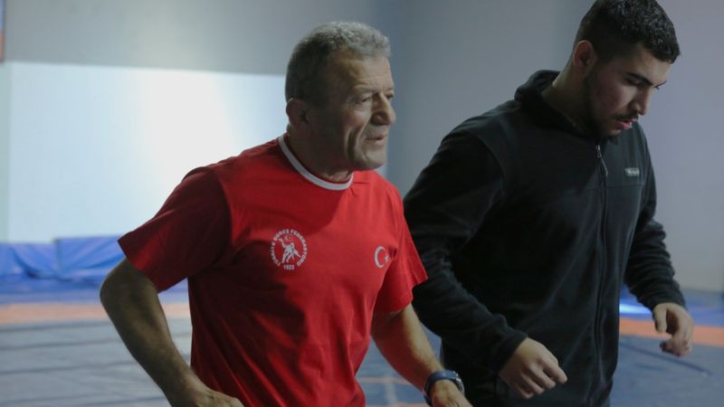 Şampiyon öğretmen Kenan Bektaş'ın 39 yıllık spor aşkı