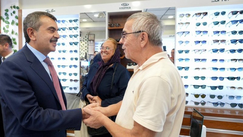 Yusuf Tekin: Bu tavrın demokrasiyle, vatanseverlikle hiçbir ilgisi yok