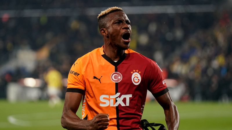 Victor Osimhen bu sezonki gol sayısını 28'e yükseltti