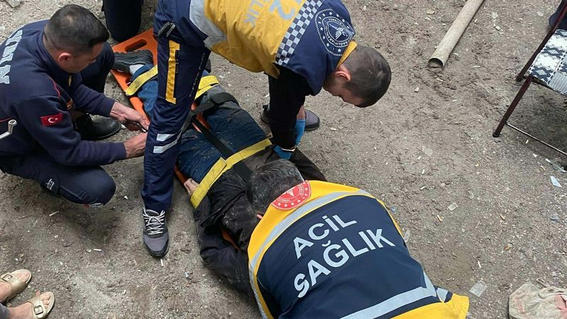 Aydın'da çıktığı çatıdan düşüp hayatını kaybetti