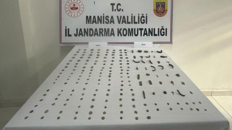 Manisa'da tarihi eser satmak isterken yakalandı
