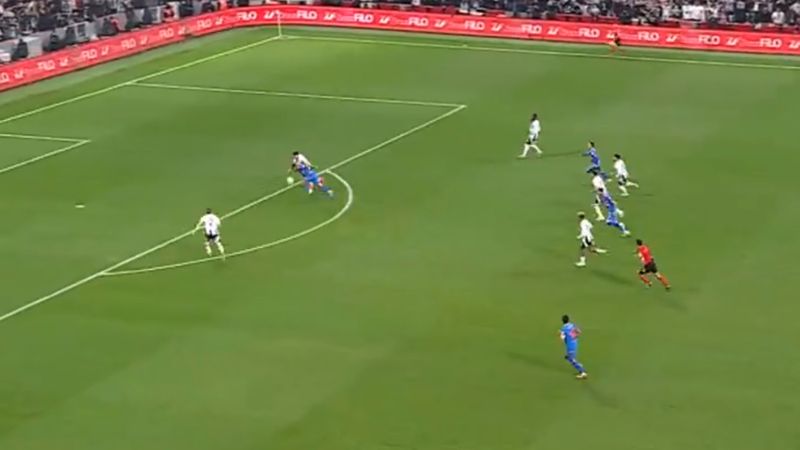 Beşiktaş 10 kişi! Tayyip Talha Sanuç kırmızı kart gördü