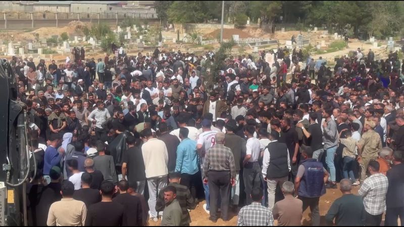 Şanlıurfa'da göçük altında can veren 3 işçi toprağa verildi