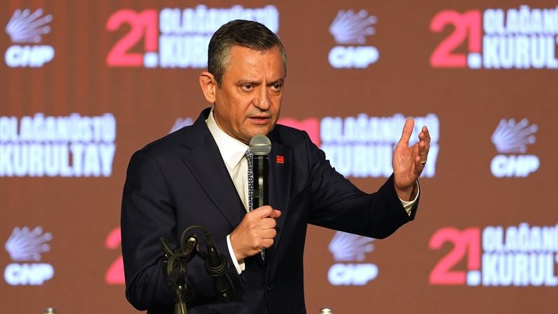 SON DAKİKA! CHP'de Özgür Özel yeniden genel başkan seçildi