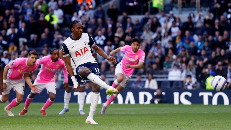 Tottenham yendi, Southampton küme düştü