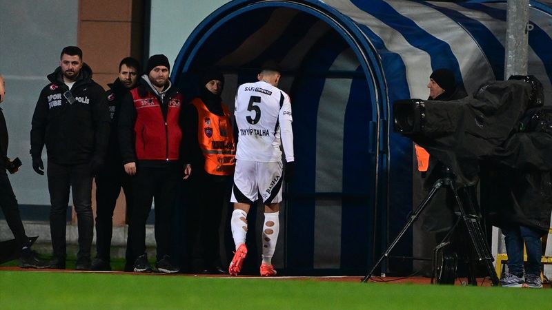 Tayyip Talha Sanuç, Kasımpaşa maçında kırmızı kart gördü