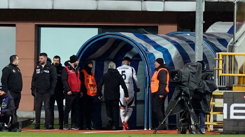 Tayyip Talha Sanuç, Beşiktaş camiasından özür diledi