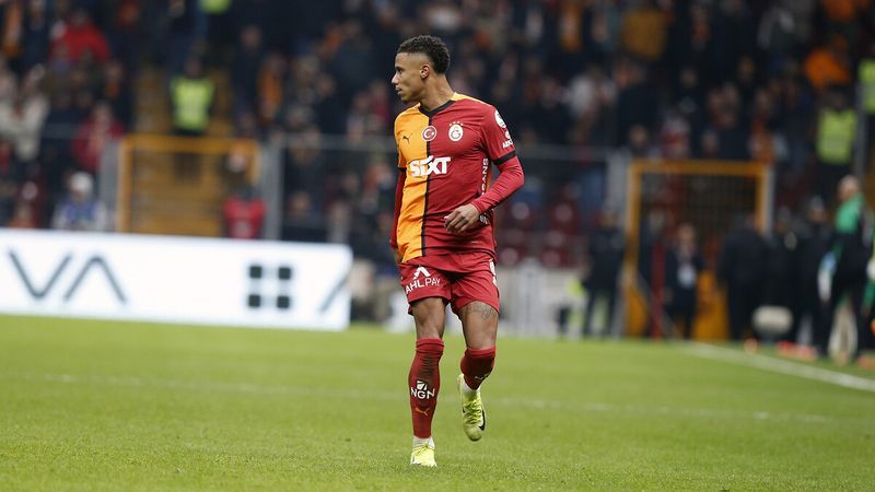 Ismail Jakobs, 14 maç sonra oynadı