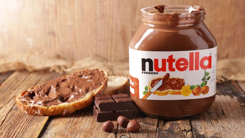 Nutella logosundaki N harfi bakın neden siyahmış...
