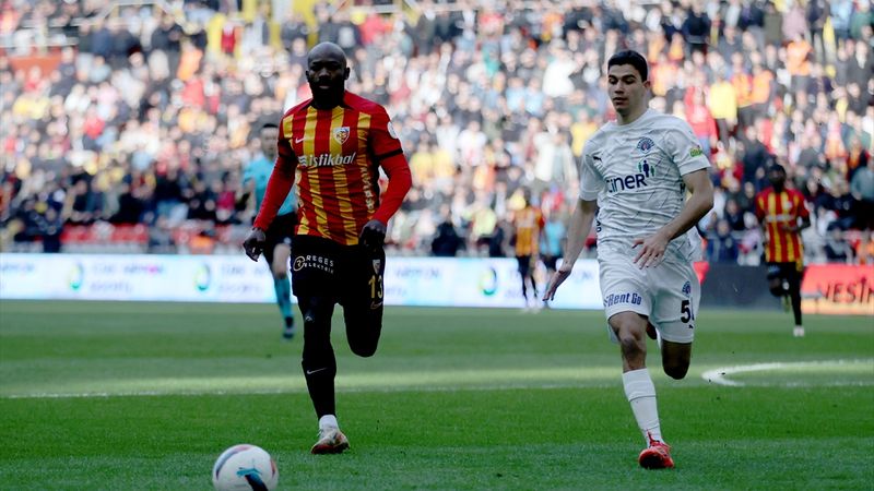 Kayserispor'a kötü haber! Stephane Bahoken sezonu kapattı