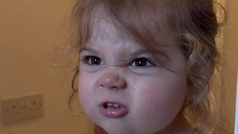 “My Arkadaş” Diyen Minik Sophia Trabzonspor Maçında: Seromoniye Çıktı