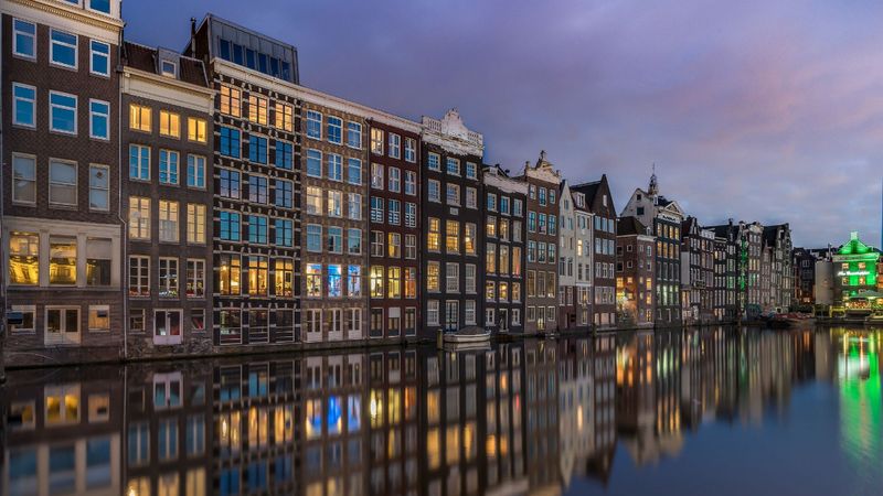 Hollanda'da bakın neden perde kullanılmıyor...