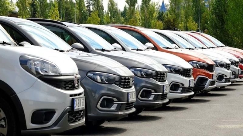 Otomobil devleri yarışa girdi: İşte sıfır faizle satılan araçlar...