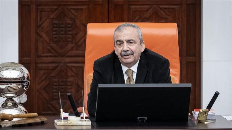 Siyasilerden Sırrı Süreyya Önder'e geçmiş olsun mesajları