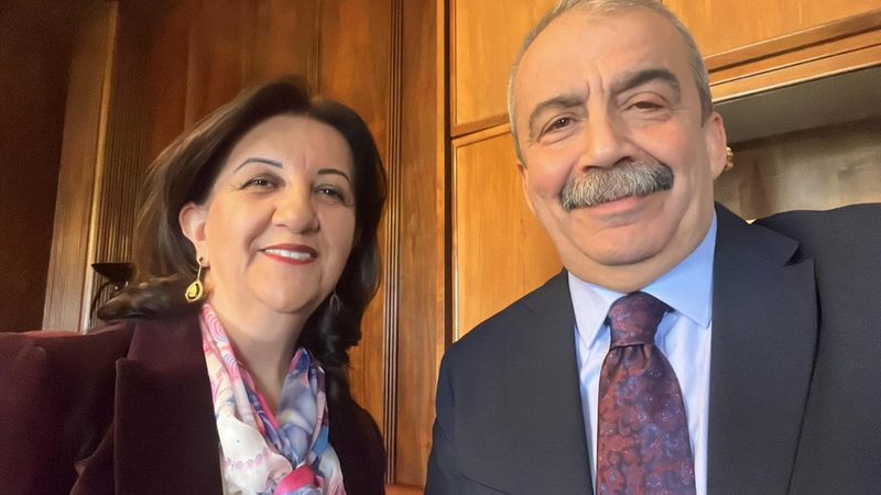 Pervin Buldan, Sırrı Süreyya Önder ile olan fotoğrafının anısını paylaştı
