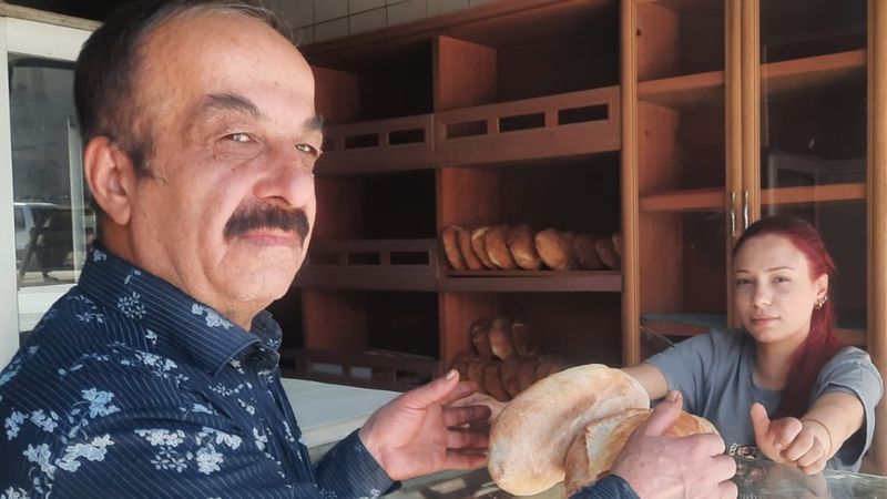 Afyonkarahisar’da ekmeği simitten ucuza satıyor