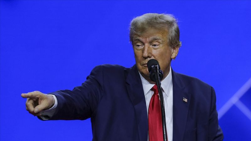 Trump, ABD kamu çalışanlarına düzenleme getiriyor