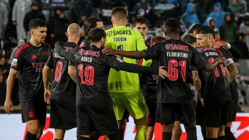 Benfica, Vitoria Guimares'i yendi