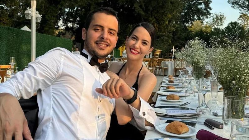 Oyuncu Ezgi Şenler çocukluk aşkıyla nişanlandı