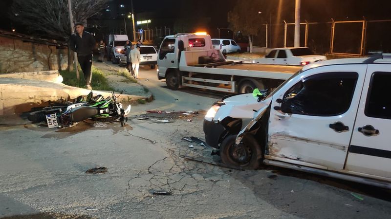 Kırıkkale'de hafif ticari araç ile motosiklet çarpıştı: 1 ölü